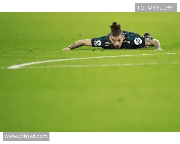 [NBA]杰伦威抢断反击 飞身暴扣点燃全场