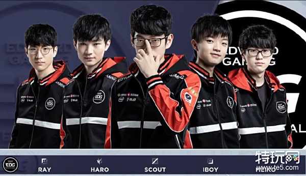 强和队友拥 强和队友拥