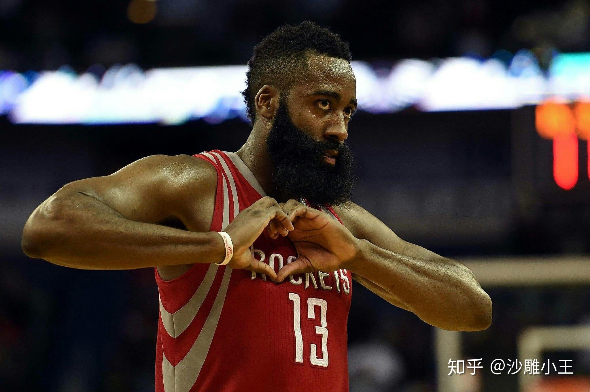 载着全队的 载着全队的